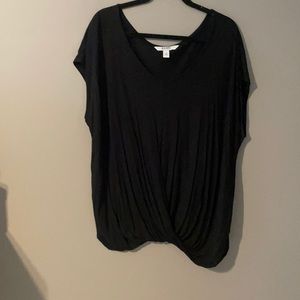 Front gathered hem T-shirt